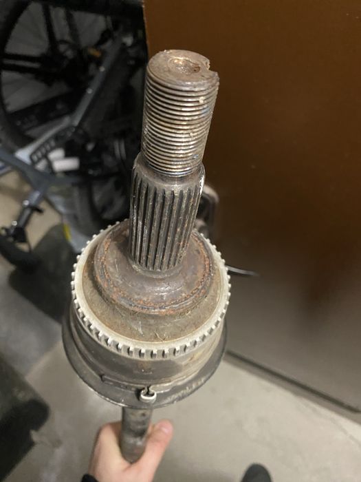 Полуоска предна дясна за ТОЙОТА АВЕНСИС Т25 1.8 TOYOTA AVENSIS T25