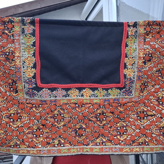 Fotă veche, de colecție, raritate , costum tradițional