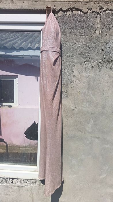 Rochie de seara strălucitoare crem