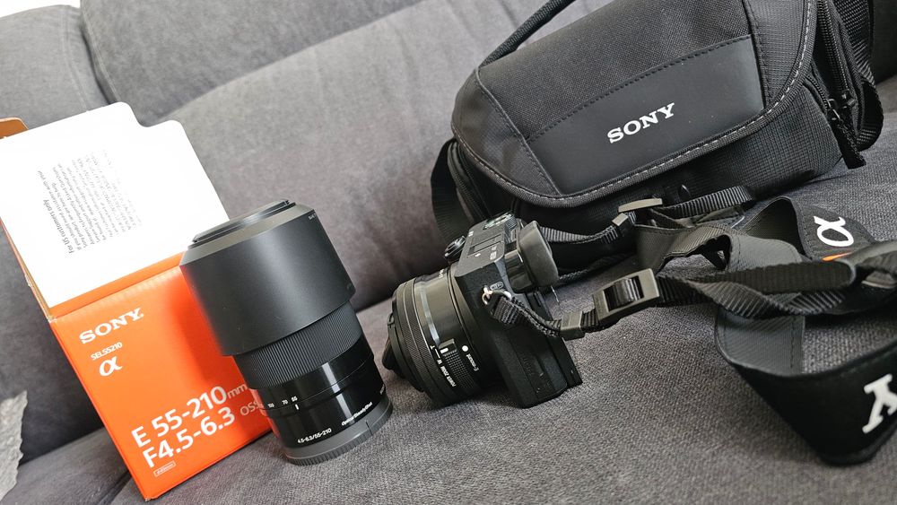 Sony A6300 + 2 Обектива + Чанта + SD Карти | Отлично Състояние