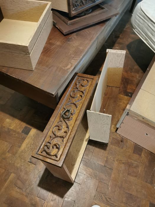 Corp mobilier bine întreținut complet