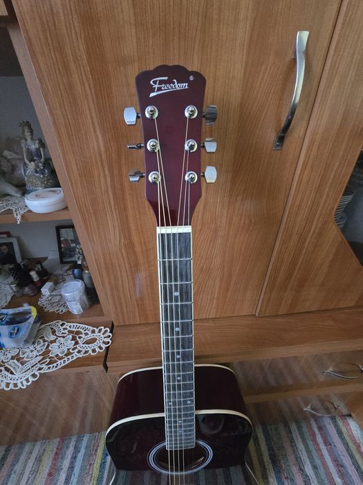 Chitară acustică