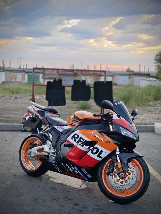 Honda CBR1000RR Fireblade (2005)