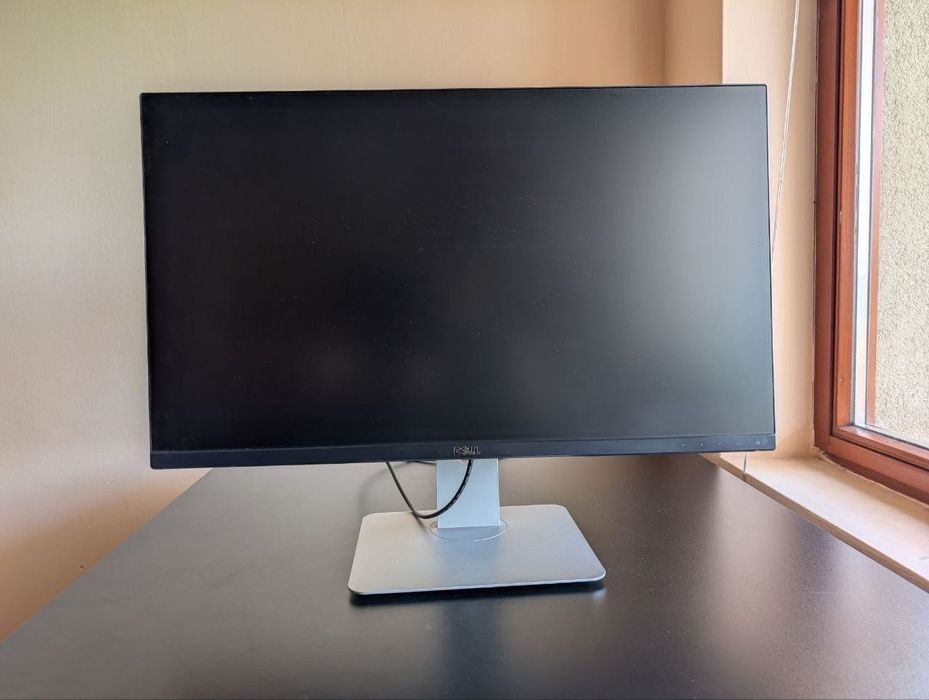 27" монитор Dell UltraSharp U2715H (2K QHD, IPS) — 100 € в отлично състояние Лично предаване София