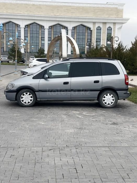 Opel Zafira, 2002 года