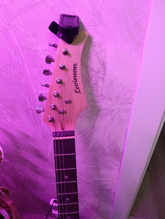 Продам или обменяю электрогитару