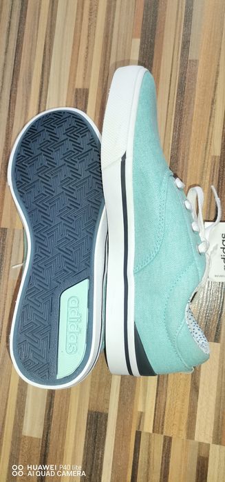 Дамски спортни обувки Адидас