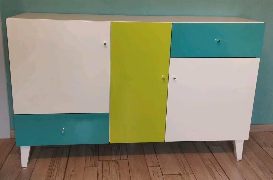 Comoda ikea bygge pt haine tv etc.