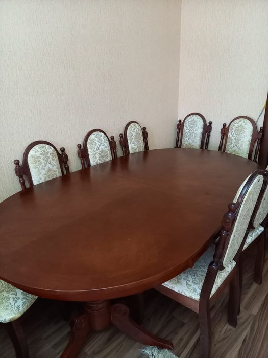 Продам стол и стулья
