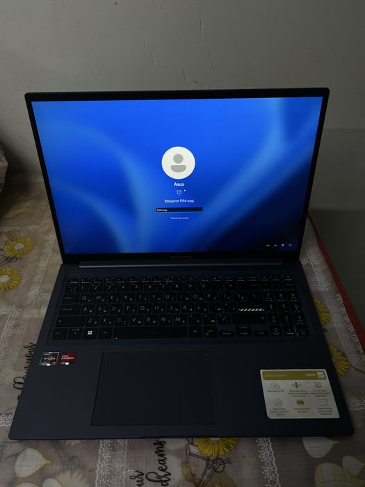 Asus Vivobook Laptop
