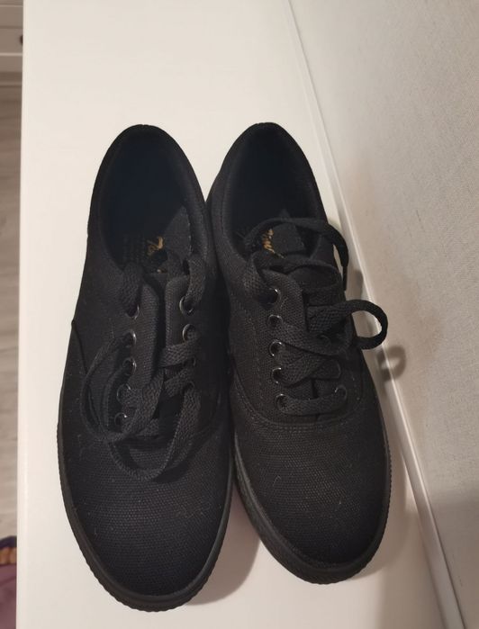 продам новые кеды 36 размер