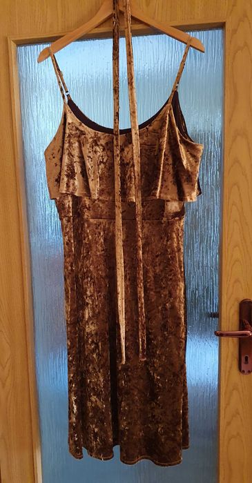 Rochii și jachetă pentru ocazii deosebite