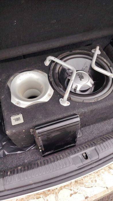 Vând stații auto și subwoofere Kenwood,jbl,alpine