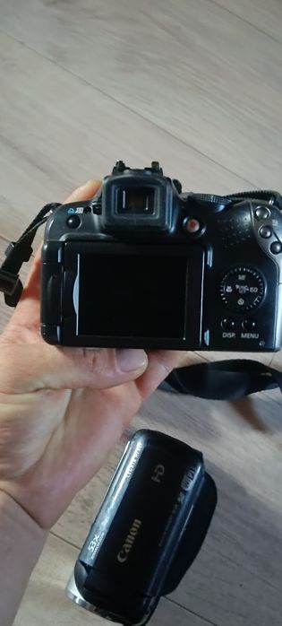 Продам фотик и две камеры.