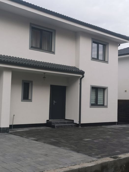 Inchiriez casa zona hotel Diana