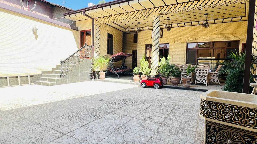 Продается Дом в центре города с готовым бизнесом