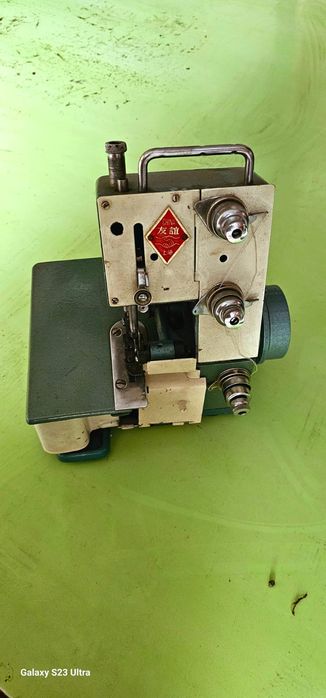 Швейная машинка с педалями