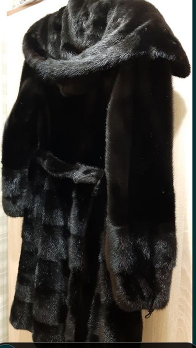 Норковая шуба продаётся