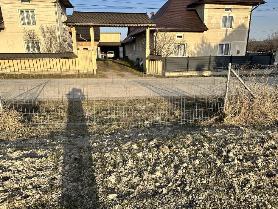 Teren de vinzare (fronturi de casa)