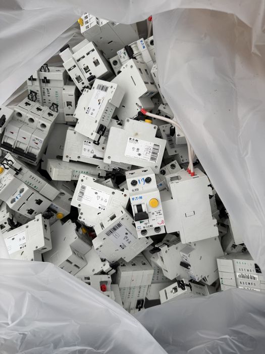 Продам б/у автоматы , 1,2,3 полюсные