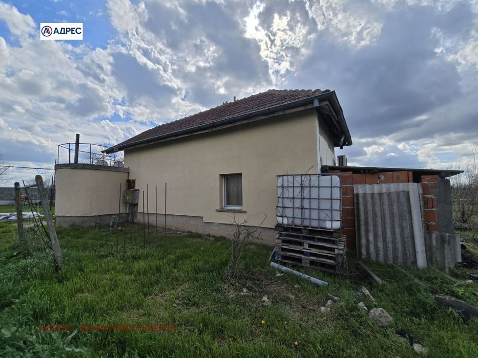 Продава се Къща в с. Коиловци, Област Плевен - 48 кв.м за 553 €/кв.м - Снимка #2