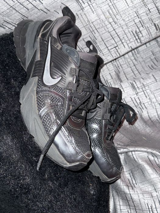 Продавам NIKE V2K RUN