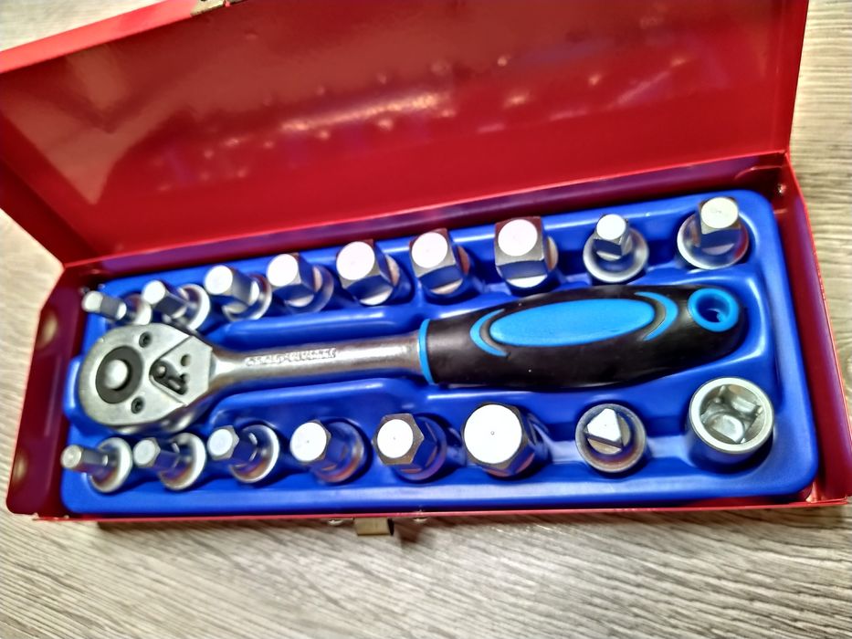 Trusa Profesionala Chei Buson Baie Ulei 18 Piese Nou!