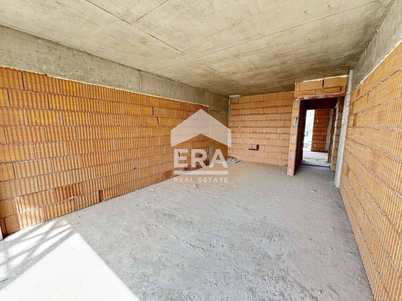 Продава се Тристаен апартамент в Варна, Възраждане 2 - 90 кв.м за 1020 €/кв.м - Снимка #3