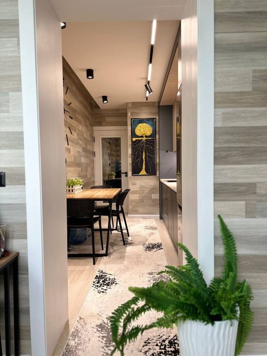 Продам свою 5 комн. ЭхКвартиру на Ц 6 Ориентир бывш. Финансовый инстит