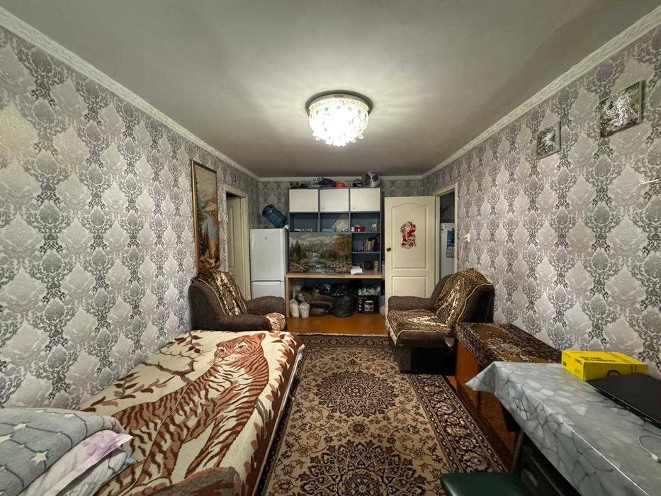 S Продам 2-х ком по Республике ( 1 мкр) , 1/5 этаж, неугловая - Widok 2