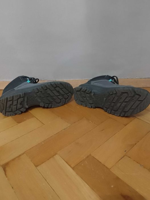 Маратонки за преходи Quechua