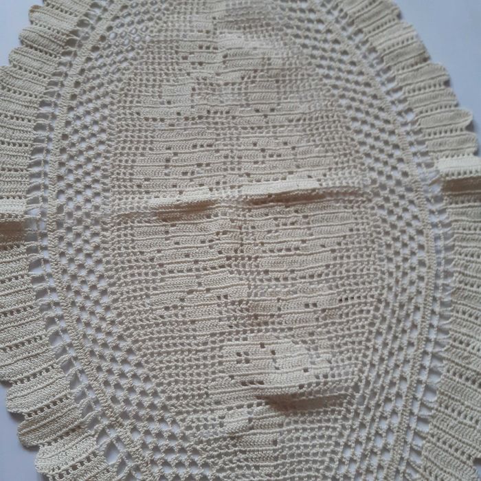 Бежови покривки, плетени на една кука