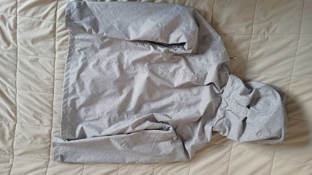 Geaca impermeabila QUECHUA