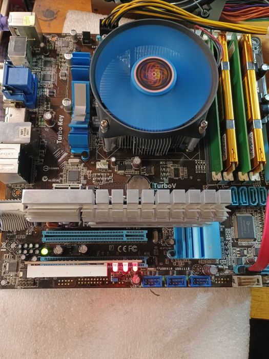 Материнская плата Asus соккет 1156 в сборе