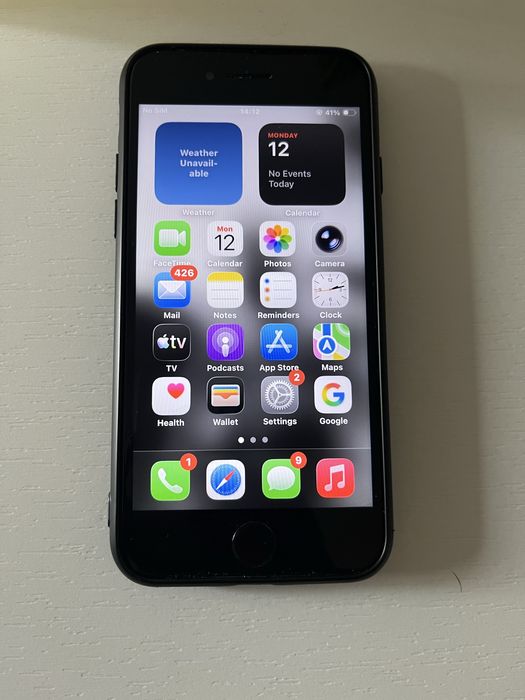 Работещ Iphone SE 2022 Работещ!