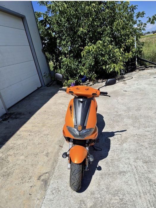 Vând Gilera runner 50