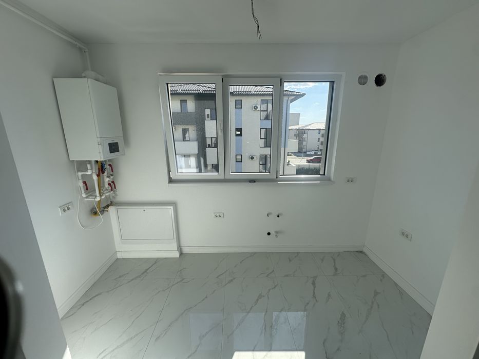 Inchiriere apartament 2 camere Bragadiru, nemobilat, str.Crisu Repede. Locuit/birou/salon manichiura, infrumusetare, etc.