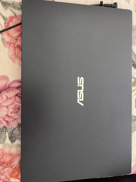 Laptop Asus E510M-BR1077