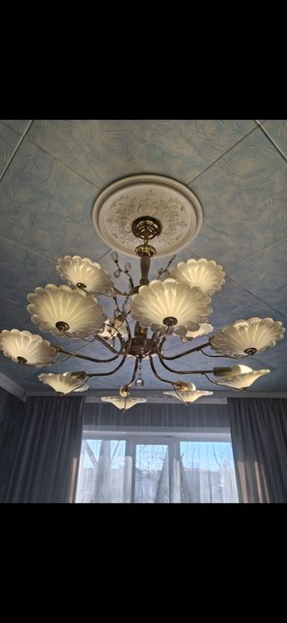 Продам люстру в хорошем состоянии.