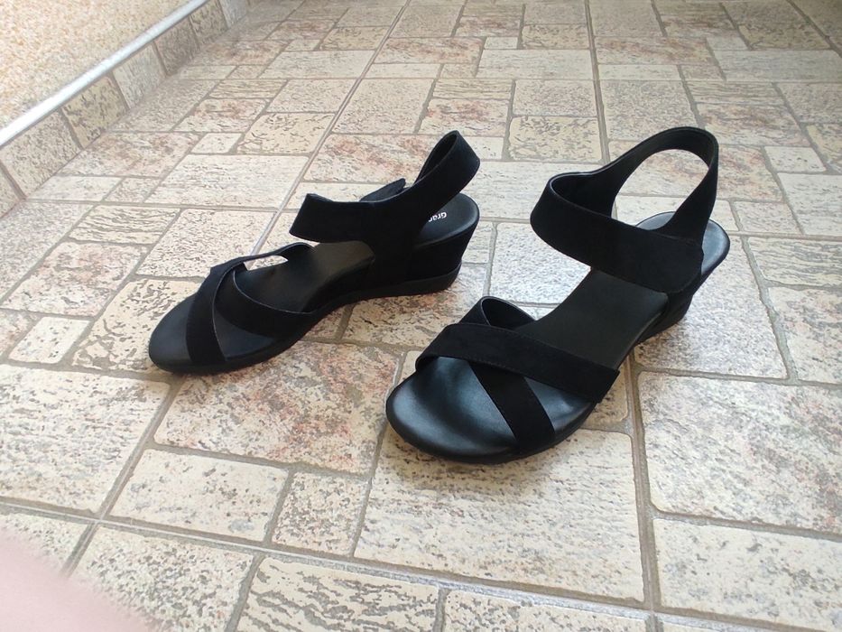 Велурени сандали Deichmann номер 43