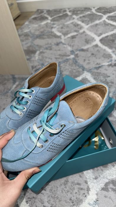 Кроссовки от бренда Baver