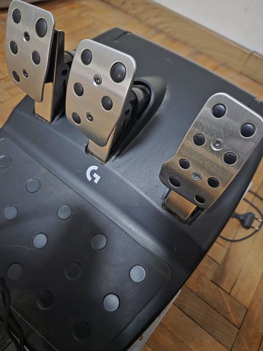 Playseat Evolution Alcantara и Logitech g923 ps5 комплект