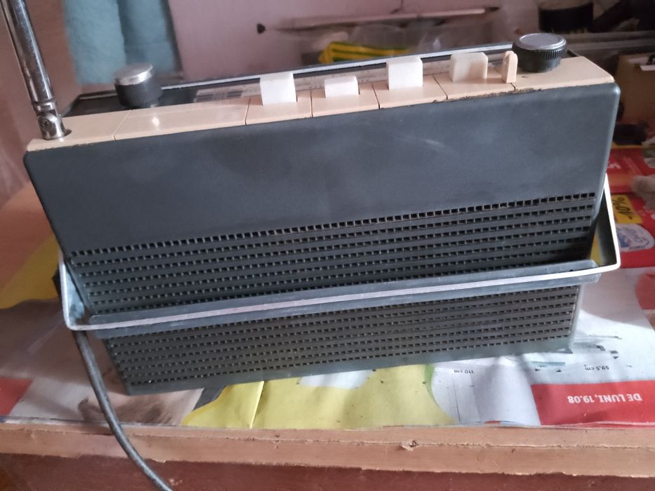 Radio vintage Cosmos 5, funcțional