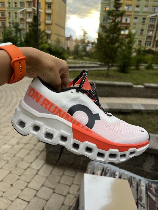 Кроссовки On Cloudmonster