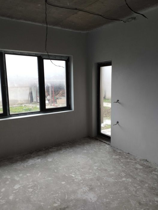 Машинна мазилка , замазка и изолация с монофазен и трифазен турбозол