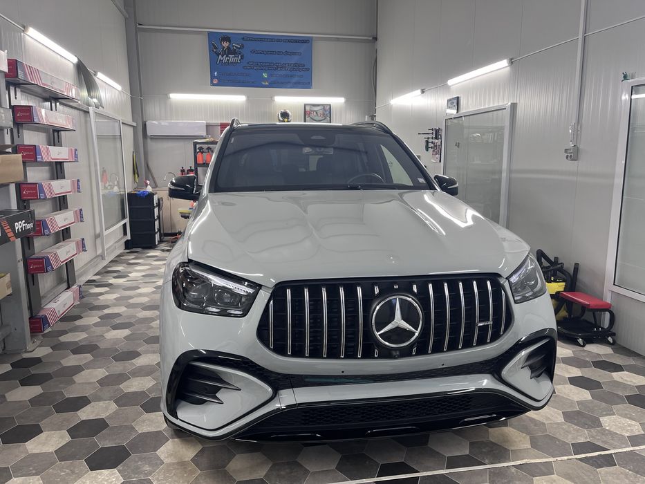 Затъмняване на стъкла, облепяне на автомобили, полиране на фарове