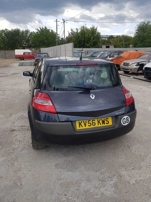Dezmembram Renault Megane 2 1.6 b Usa fata/usa spate /punte spate