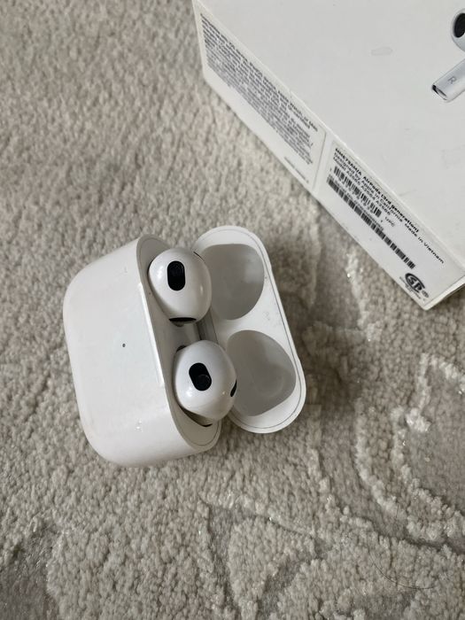 Airpods 3 в хорошем состоянии