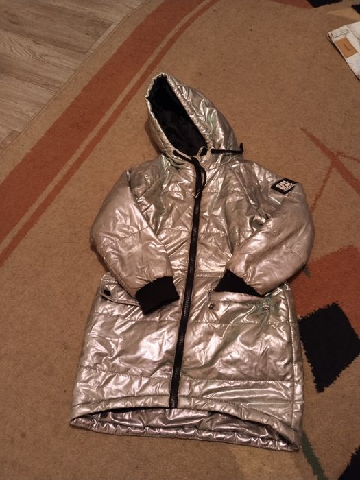 Продам детские куртки