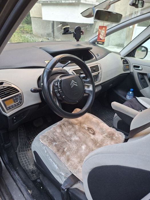 Автомобил citroen Picasso